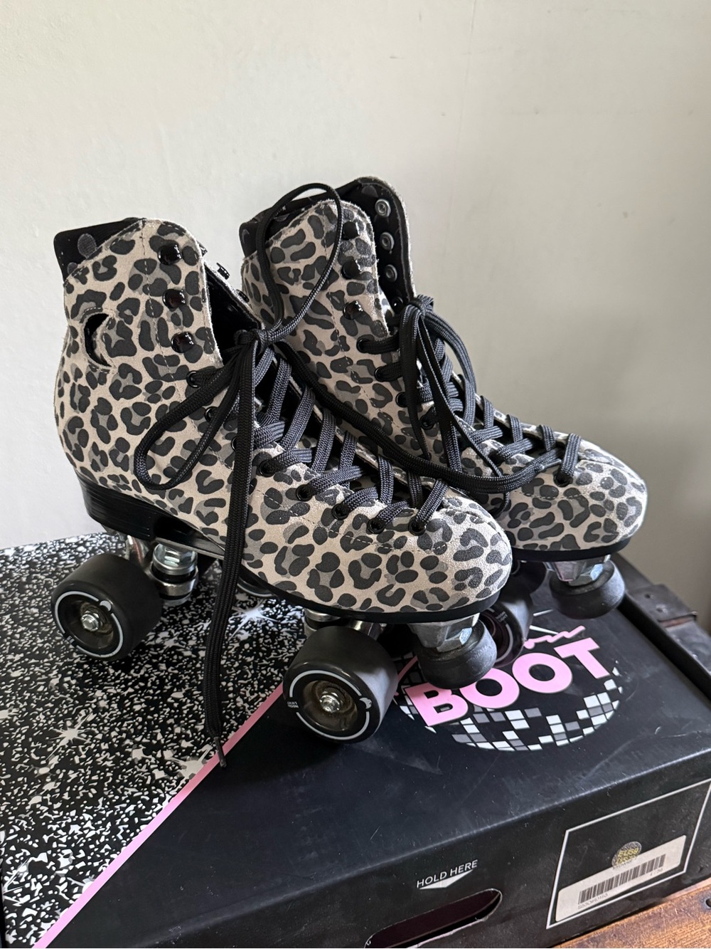 Moonlight Roller Skates Moon Boot Prowler Leopard Print US 7, EU 39 EUC - Picture 2 of 6